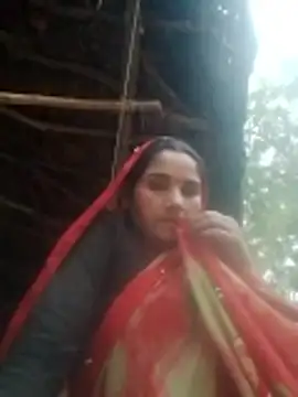Snapshot of Seema_ji12 chatting on April 7, 1:11 pm Seema ji12 online show from April 7, 1:11 pm
