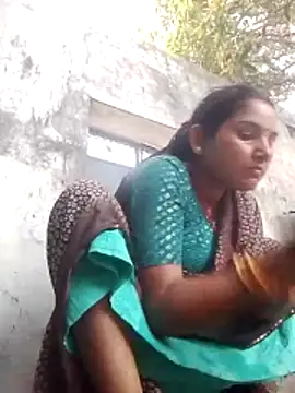 Snapshot of Seema_ji12 chatting on June 11, 12:19 am Seema ji12 online show from June 11, 12:19 am