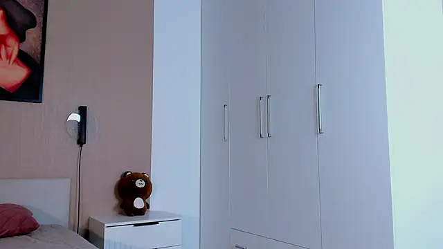 Snapshot of AyaLune chatting on November 9, 7:50 am AyaLune online show from November 9, 7:50 am