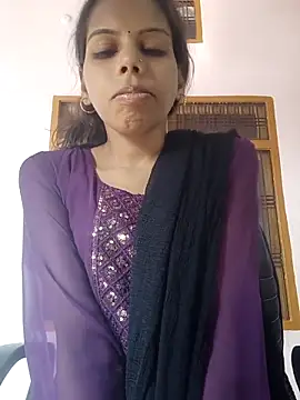 Snapshot of Bade-couple chatting on November 9, 4:44 am Bade-couple online show from November 9, 4:44 am