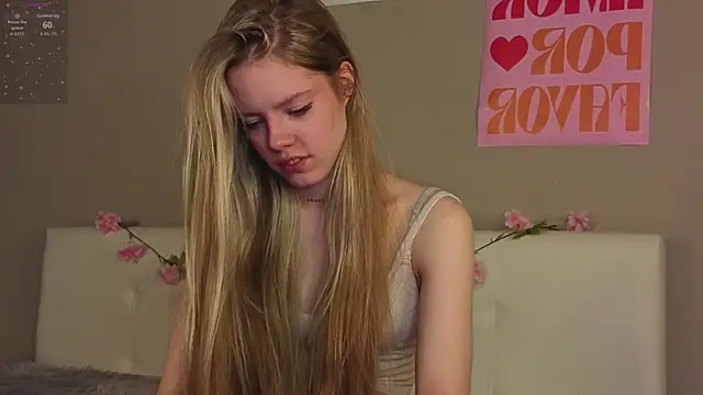 Snapshot of TiffinyMergist chatting on December 5, 7:43 pm TiffinyMergist online show from December 5, 7:43 pm