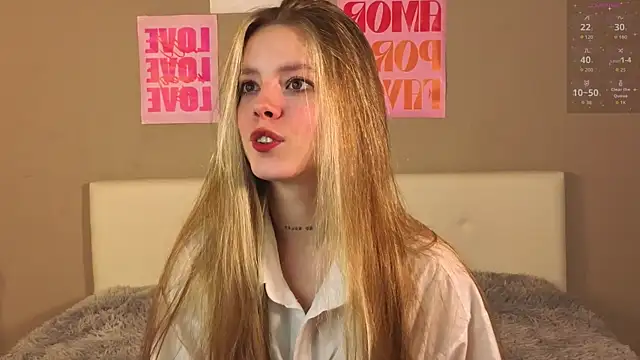 Snapshot of TiffinyMergist chatting on December 14, 8:02 pm TiffinyMergist online show from December 14, 8:02 pm