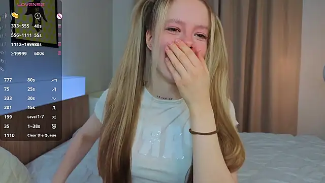 TiffinyMergist online show from March 6, 5:48 am