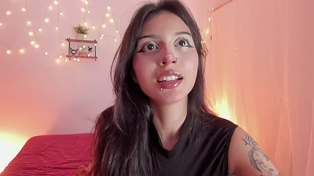Snapshot of Tamara_Aluna_ chatting on May 7, 9:20 pm Tamara Aluna online show from May 7, 9:20 pm