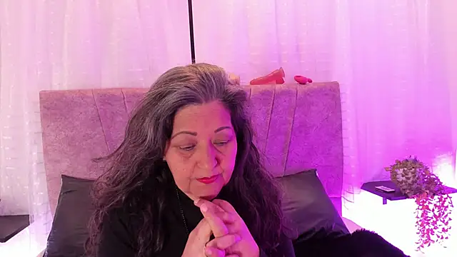 Victoriaa Anderson online show from April 27, 2:04 pm