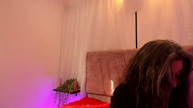 Snapshot of Victoriaa_Anderson chatting on June 12, 1:10 pm Victoriaa Anderson online show from June 12, 1:10 pm