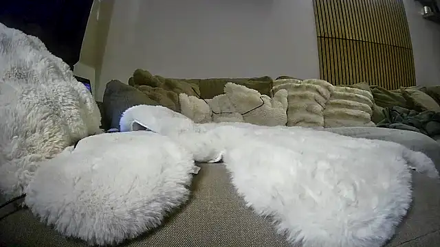 lorenarowena online show from March 4, 11:55 pm