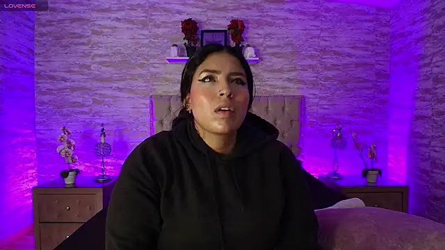 Sasha Larsen online show from June 26, 3:22 am
