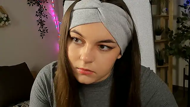 Snapshot of FrancescaCavaliere chatting on November 25, 9:09 am FrancescaCavaliere online show from November 25, 9:09 am