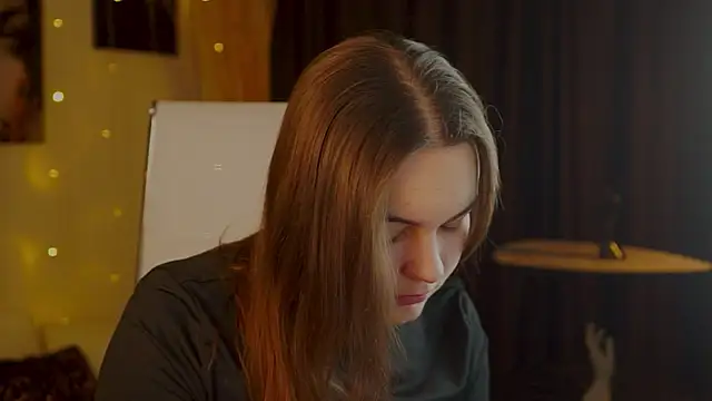 Snapshot of FrancescaCavaliere chatting on December 3, 9:18 am FrancescaCavaliere online show from December 3, 9:18 am