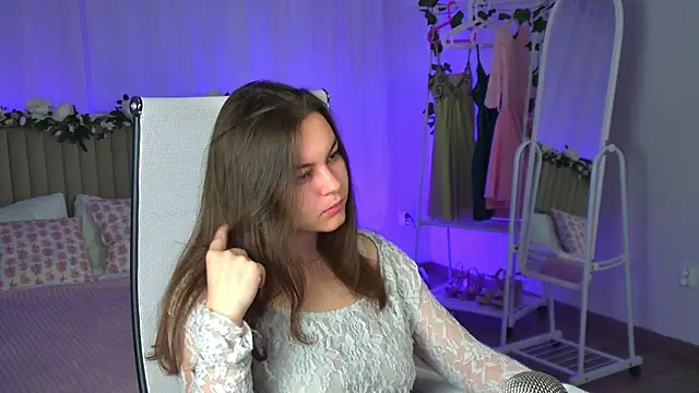 Snapshot of FrancescaCavaliere chatting on July 7, 12:42 pm FrancescaCavaliere online show from July 7, 12:42 pm