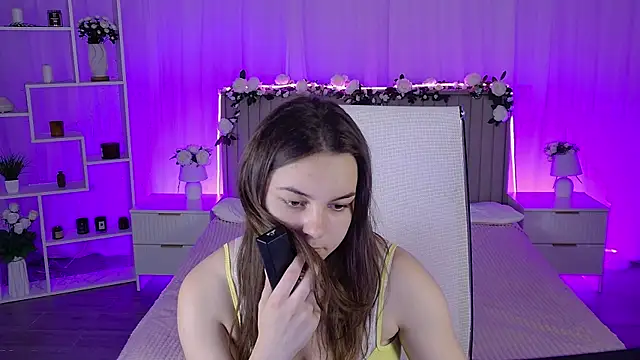 Snapshot of FrancescaCavaliere chatting on July 27, 12:45 pm FrancescaCavaliere online show from July 27, 12:45 pm