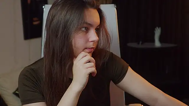 Snapshot of FrancescaCavaliere chatting on July 28, 2:13 pm FrancescaCavaliere online show from July 28, 2:13 pm