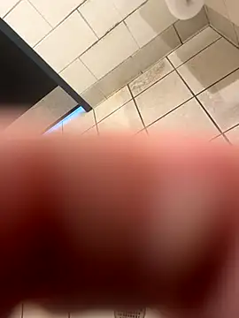 Snapshot of lloway2 chatting on November 8, 11:03 pm lloway2 online show from November 8, 11:03 pm