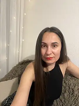 Snapshot of NikaGold7725 chatting on November 10, 7:13 pm NikaGold7725 online show from November 10, 7:13 pm