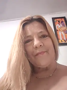 Snapshot of karlaanqui1 chatting on May 7, 10:15 pm karlaanqui1 online show from May 7, 10:15 pm