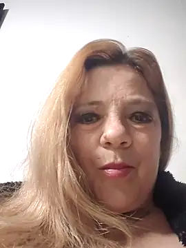 Snapshot of karlaanqui1 chatting on May 9, 10:31 am karlaanqui1 online show from May 9, 10:31 am