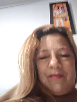 Snapshot of karlaanqui1 chatting on June 9, 9:10 am karlaanqui1 online show from June 9, 9:10 am