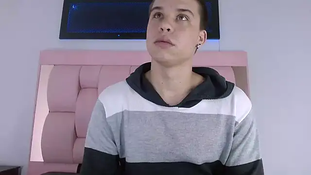 Liam York  online show from November 20, 12:49 pm