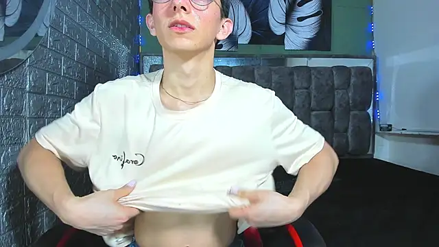 ElanGiraldo online show from May 9, 9:31 pm