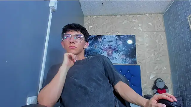 ElanGiraldo online show from June 22, 11:35 pm