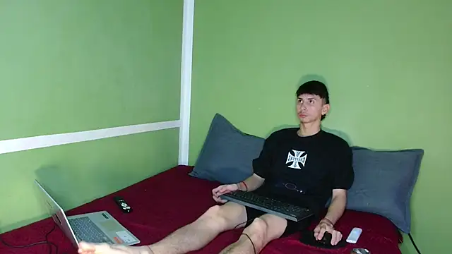 Snapshot of Kurt_williams1 chatting on December 5, 2:14 pm Kurt williams1 online show from December 5, 2:14 pm