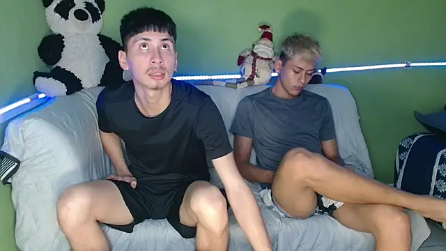 Snapshot of Kurt_williams1 chatting on December 22, 3:53 pm Kurt williams1 online show from December 22, 3:53 pm