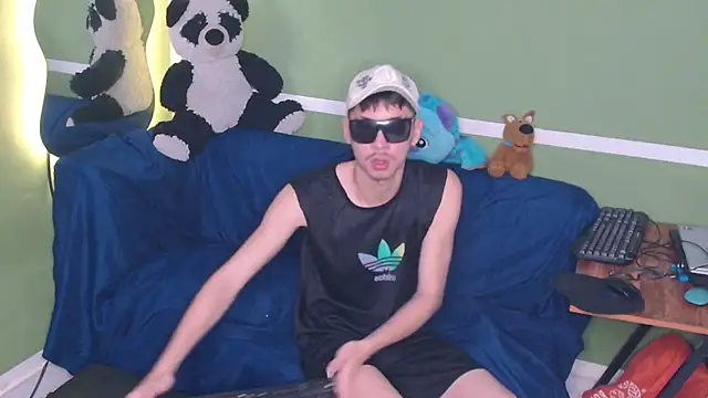 Snapshot of Kurt_williams1 chatting on February 8, 12:41 pm Kurt williams1 online show from February 8, 12:41 pm