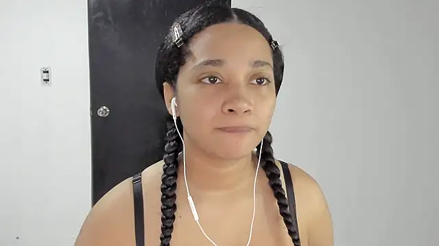 Snapshot of _sweetBlair_ chatting on April 12, 6:18 am sweetBlair online show from April 12, 6:18 am