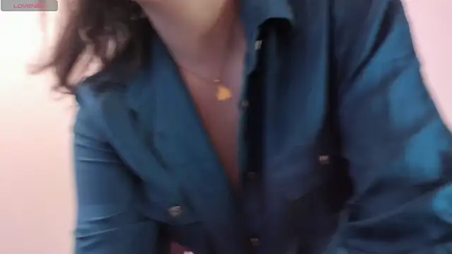 Snapshot of carolinegrayy chatting on November 15, 11:29 am carolinegrayy online show from November 15, 11:29 am