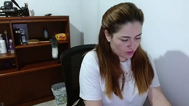 dayan hanks online show from April 24, 12:46 am