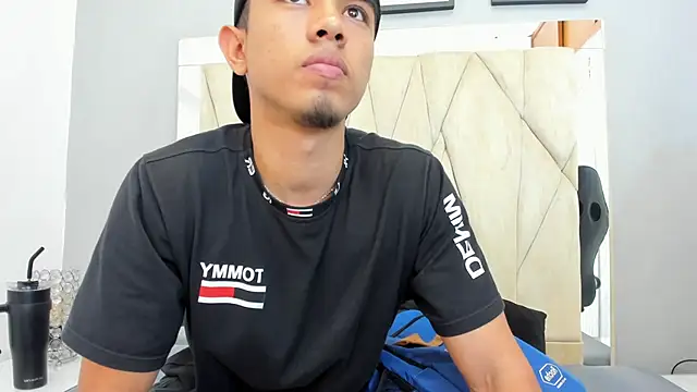 Snapshot of Ashton__Montana chatting on November 21, 8:29 pm Ashton Montana online show from November 21, 8:29 pm