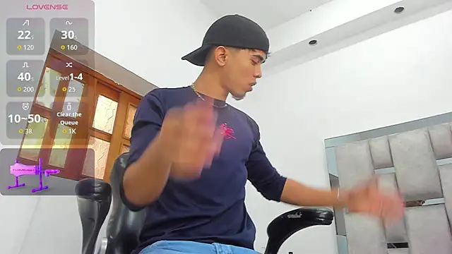 Snapshot of Ashton__Montana chatting on December 13, 7:53 pm Ashton Montana online show from December 13, 7:53 pm