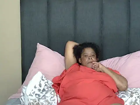 bigsexymama2 online show from December 22, 12:24 pm