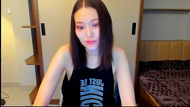 Snapshot of HopeLovely chatting on April 10, 4:23 pm HopeLovely online show from April 10, 4:23 pm