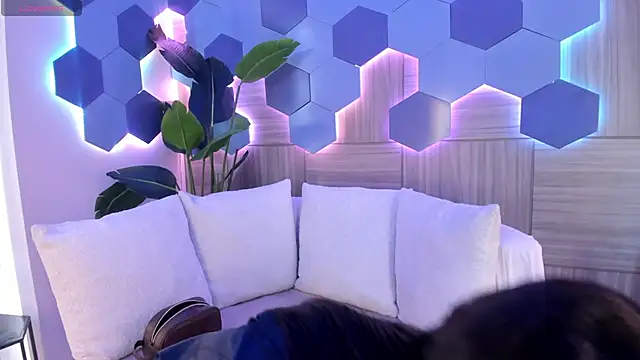 sofiaivanova online show from February 14, 3:36 am