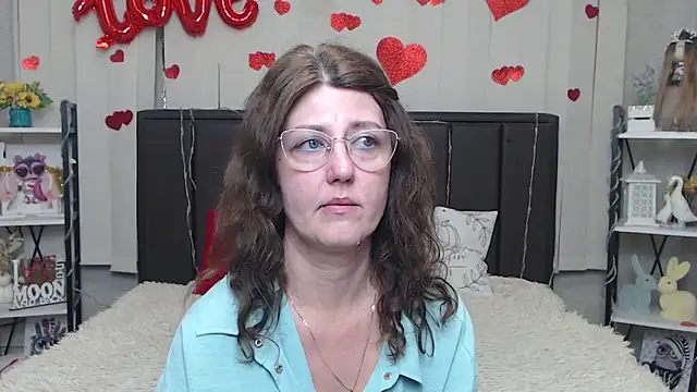 Snapshot of RoseHille chatting on May 28, 5:21 pm RoseHille online show from May 28, 5:21 pm