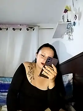 Snapshot of ThamaraHorney chatting on November 19, 3:06 am ThamaraHorney online show from November 19, 3:06 am