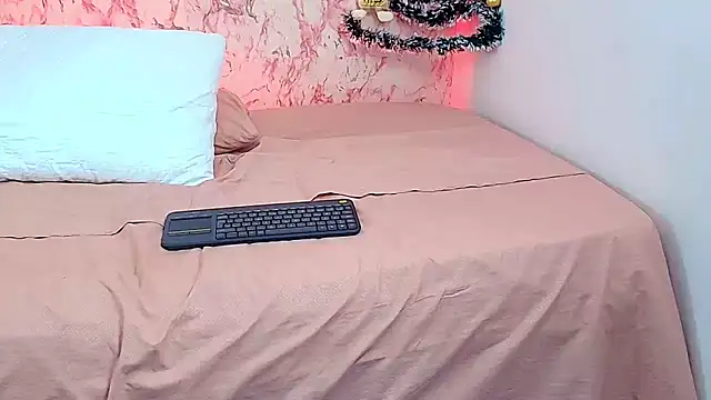 KATY LOWERY online show from December 23, 2:20 am