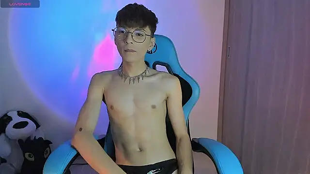 RYO BLEU  online show from February 5, 3:22 am