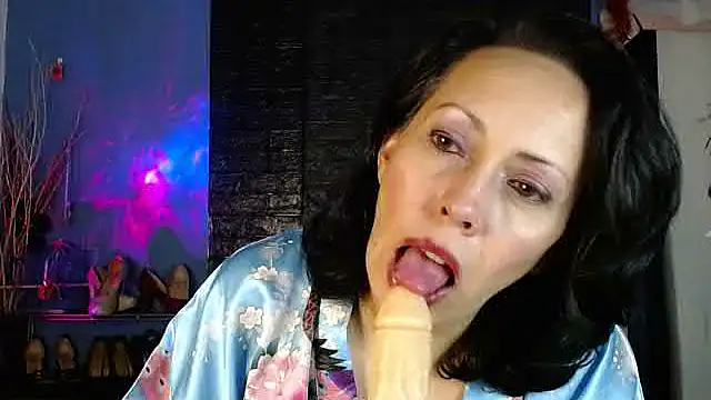 Snapshot of Jhanne_Cherry_ chatting on May 8, 5:35 am Jhanne Cherry online show from May 8, 5:35 am