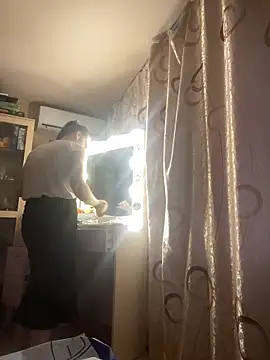 Snapshot of Dona_Mafia chatting on June 28, 8:53 am Dona Mafia online show from June 28, 8:53 am
