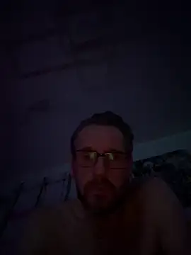 Snapshot of KentishLondoner chatting on March 6, 1:46 am KentishLondoner online show from March 6, 1:46 am