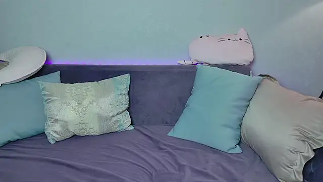 Snapshot of ur_shy_bambi chatting on November 12, 1:39 am ur shy bambi online show from November 12, 1:39 am