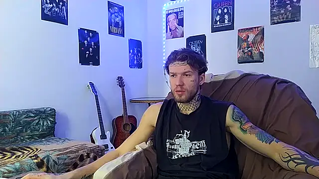 Huntall77 online show from December 18, 7:14 am