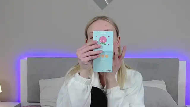 RachaelCute online show from April 25, 1:41 pm