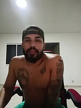 Snapshot of lucasanger chatting on November 11, 2:22 am lucasanger online show from November 11, 2:22 am