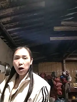 Feeling-hot online show from December 17, 2:34 pm