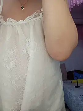 Feeling-hot online show from May 29, 3:21 pm