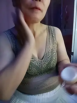 Feeling-hot online show from July 12, 1:35 pm